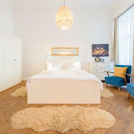 Oasis Apartments - Liberty Square บูดาเปสต์ ภายนอก รูปภาพ