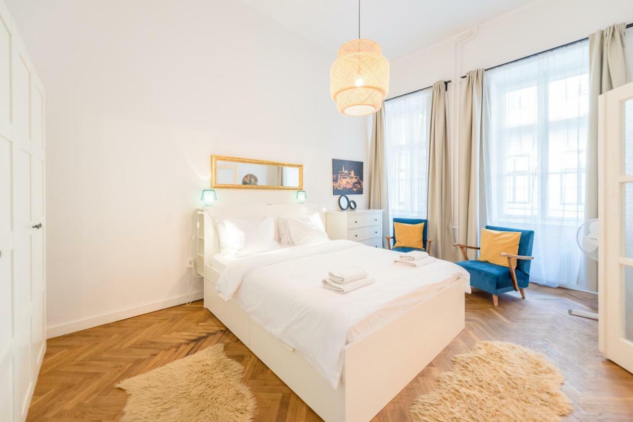 Oasis Apartments - Liberty Square บูดาเปสต์ ภายนอก รูปภาพ