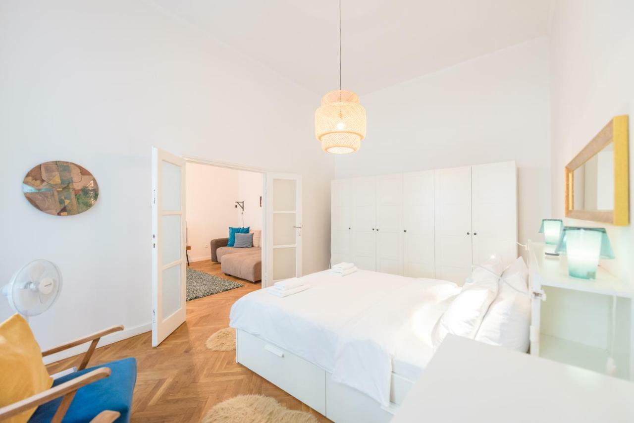 Oasis Apartments - Liberty Square บูดาเปสต์ ภายนอก รูปภาพ