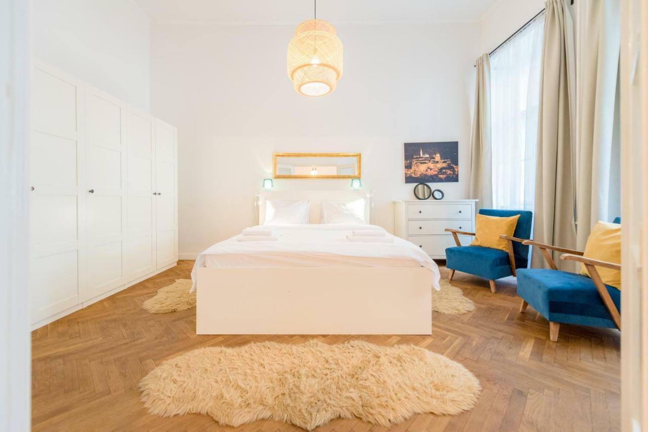 Oasis Apartments - Liberty Square บูดาเปสต์ ภายนอก รูปภาพ