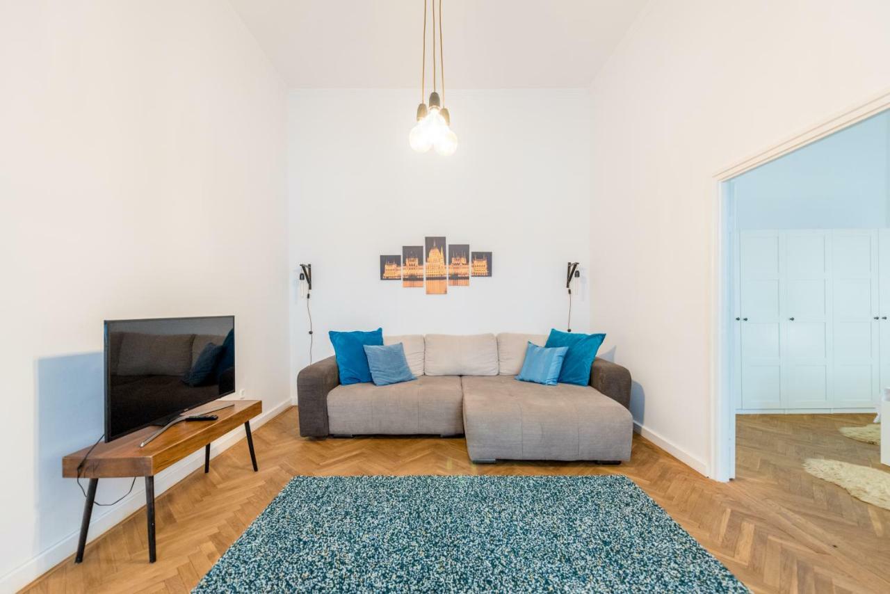 Oasis Apartments - Liberty Square บูดาเปสต์ ภายนอก รูปภาพ
